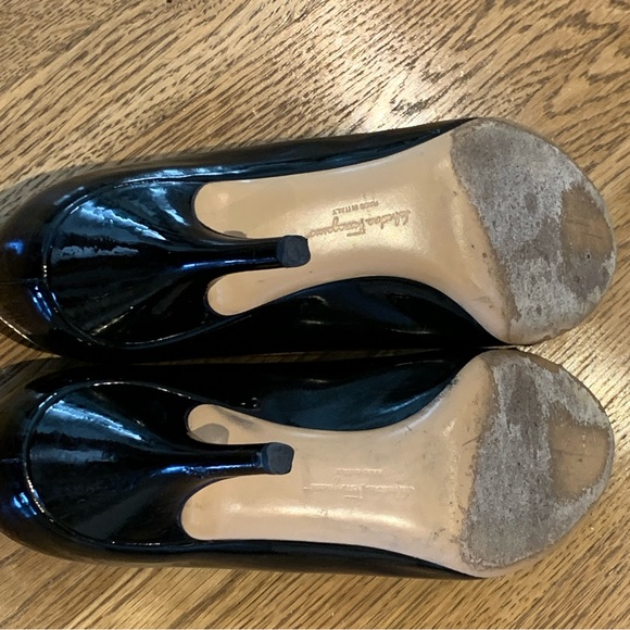 Ferragamo Vara Bow Pump with bag - Picture 4 of 6